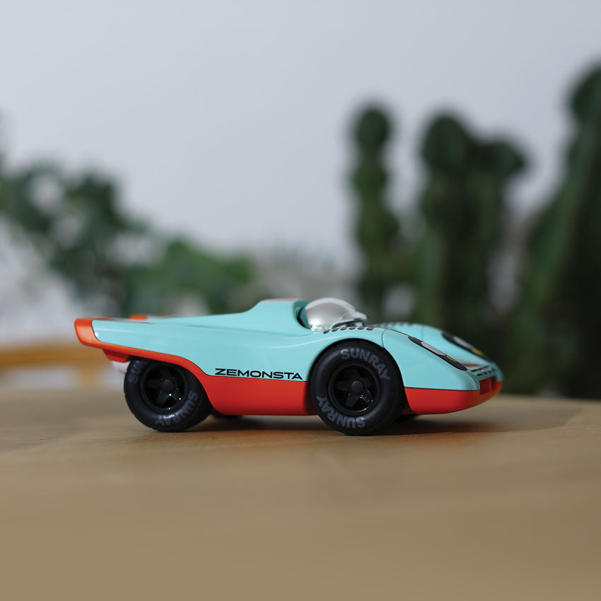 PLAYFOREVER - MINI ZEMONSTA KLAUS