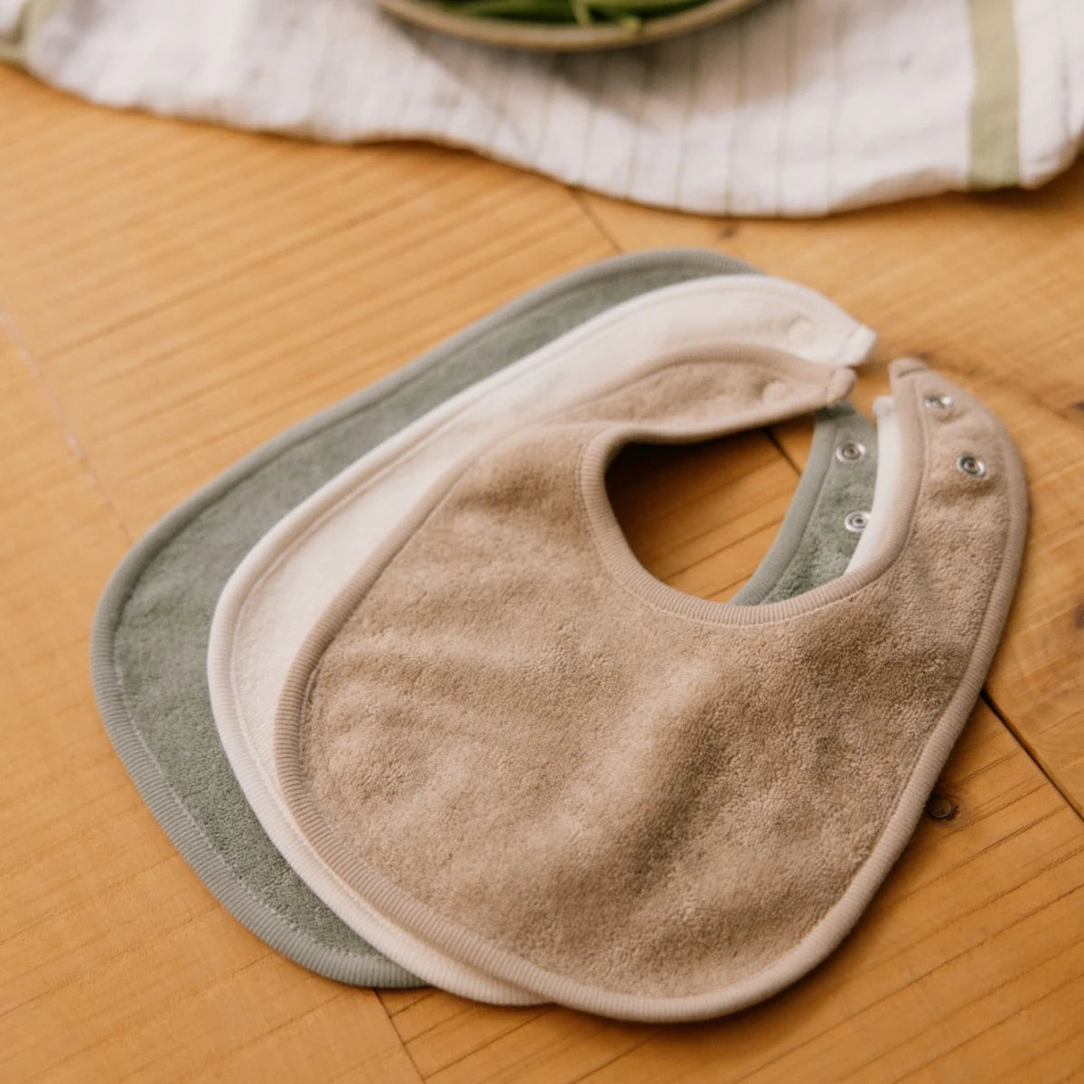 Nature Baby Dribble Bibs 3 Pack NATURAL/NOUGAT/LILY PAD